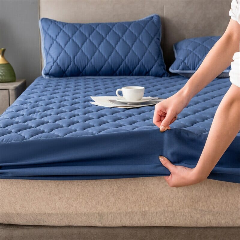 Conjunto Lençol e Fronhas Macias Impermeável e Acolchoado Matelassê - Lux