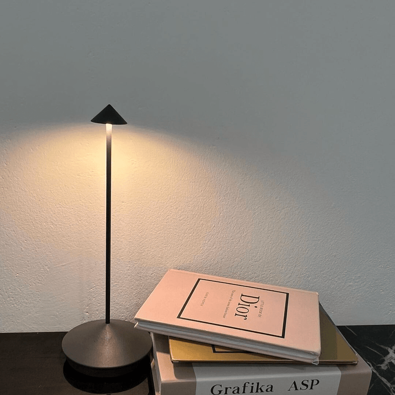 Luminária de Mesa Recarregável Minimalista - Stillus